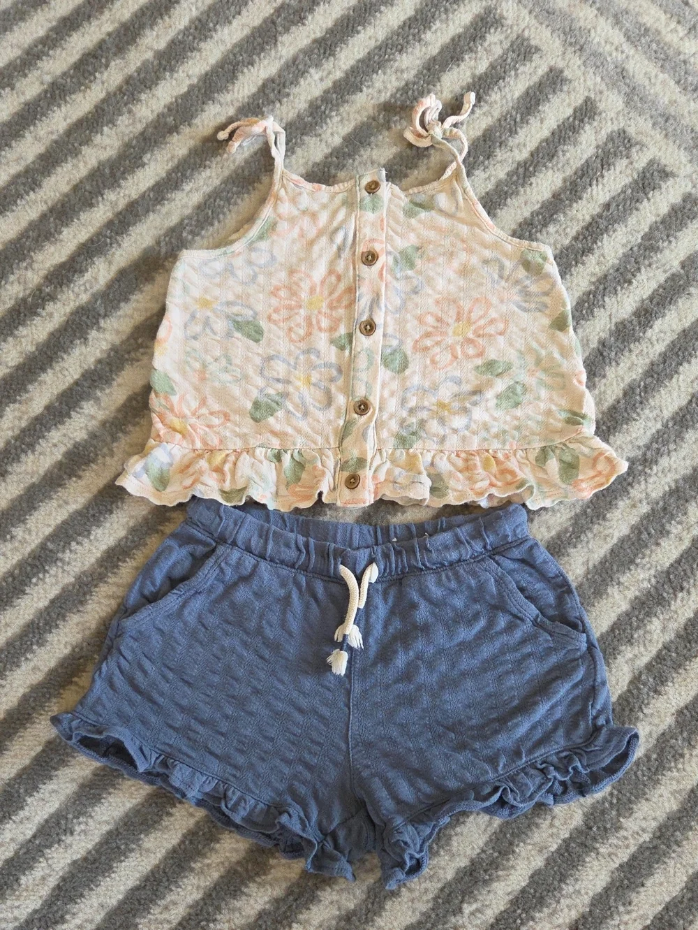 Little Co. by Lauren Conrad Girls Pastel Floral Ruffle Cami and Blue Shorts 4T